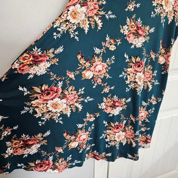 Vibe Floral Keyhole Swing Dress Womens Size 2X Green Boho Flowing Stretch Casual - Picture 4 of 11